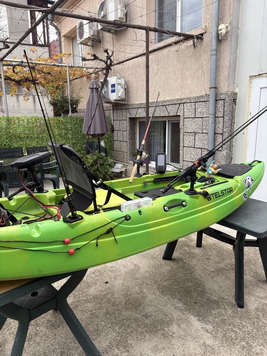 Каяк с ел.двигател