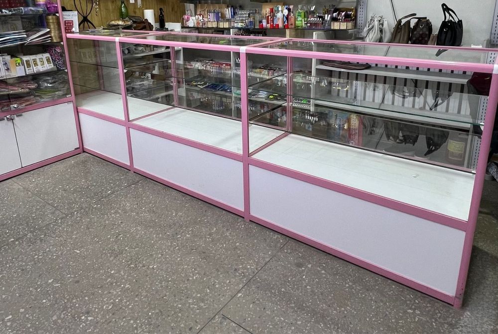 Срочно продам витрину