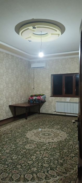 Хамкорбанк томонда жойлашган 2 хонали квартира ижарага берилади