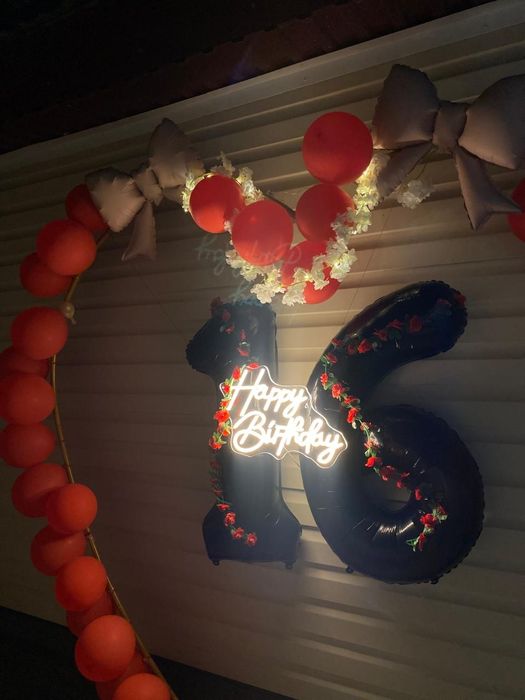 Сдам на прокат стойку за 3 тыс с подсветкой в виде сердца