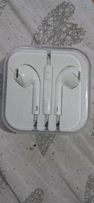 Продам наушники почти не использовались  1 в 1 как оригинал