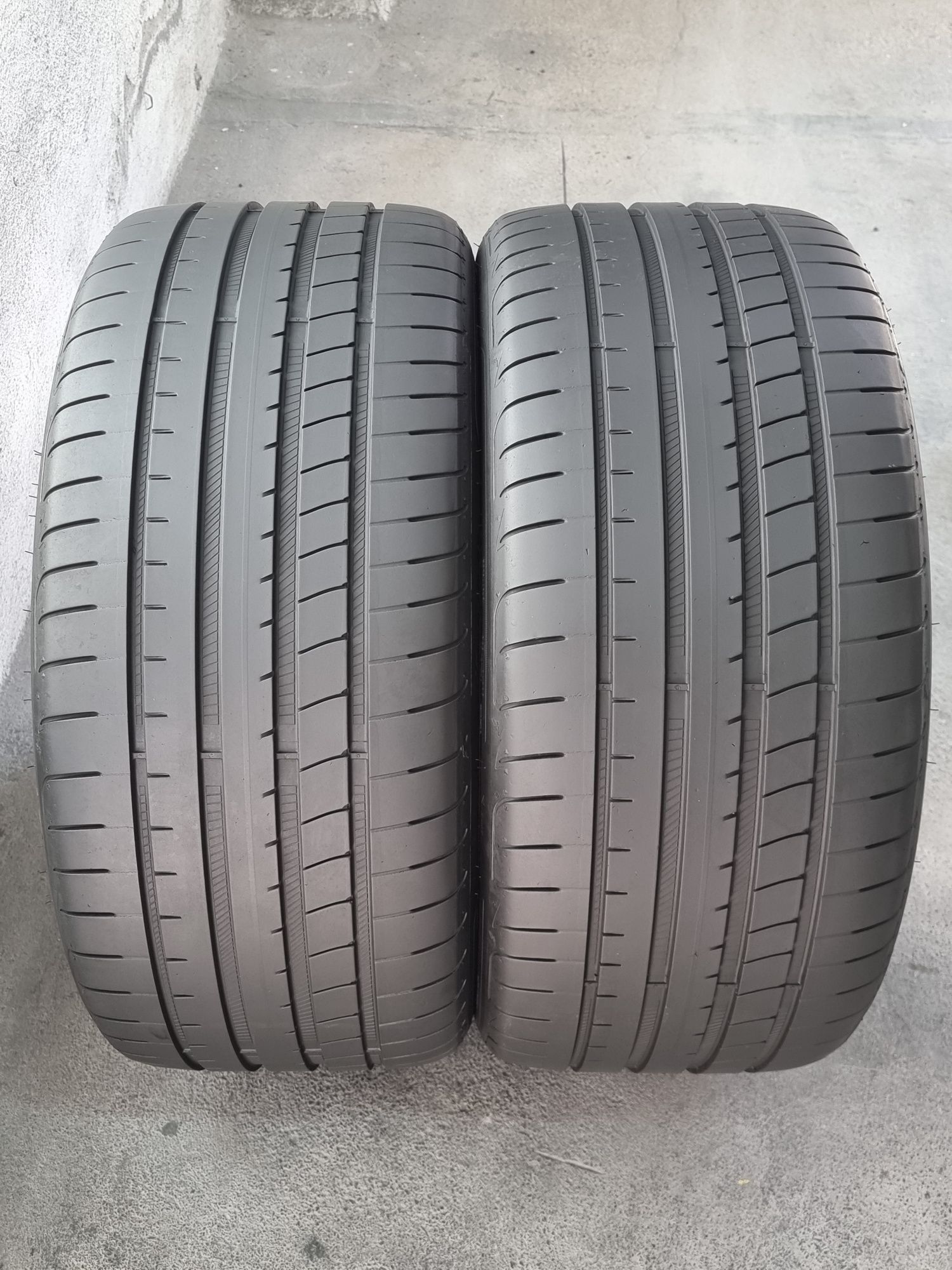 255/35/19 Goodyear 2Броя: 250лв 6мм