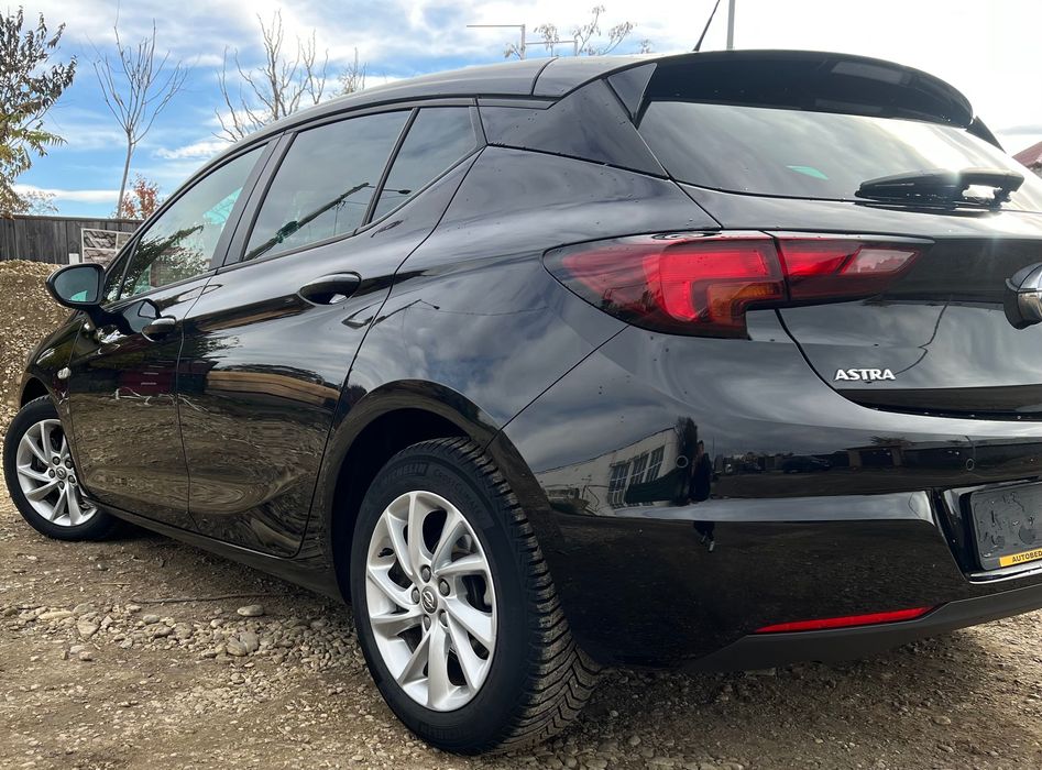 Opel Astra 1.2 Benzină