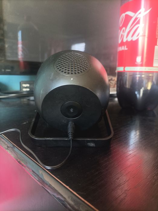 Încărcător wifi cu boxa bt belkin