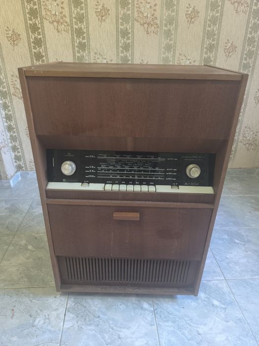 Радио грамофон ретро