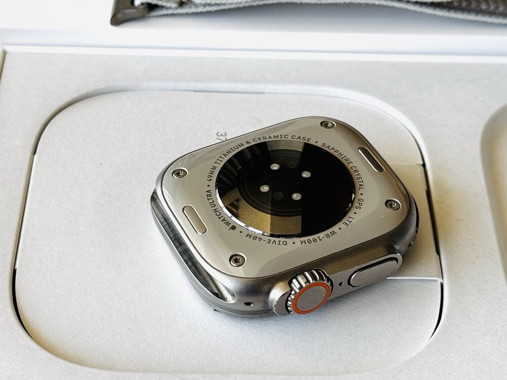 Apple Watch Ultra 49mm Titanium