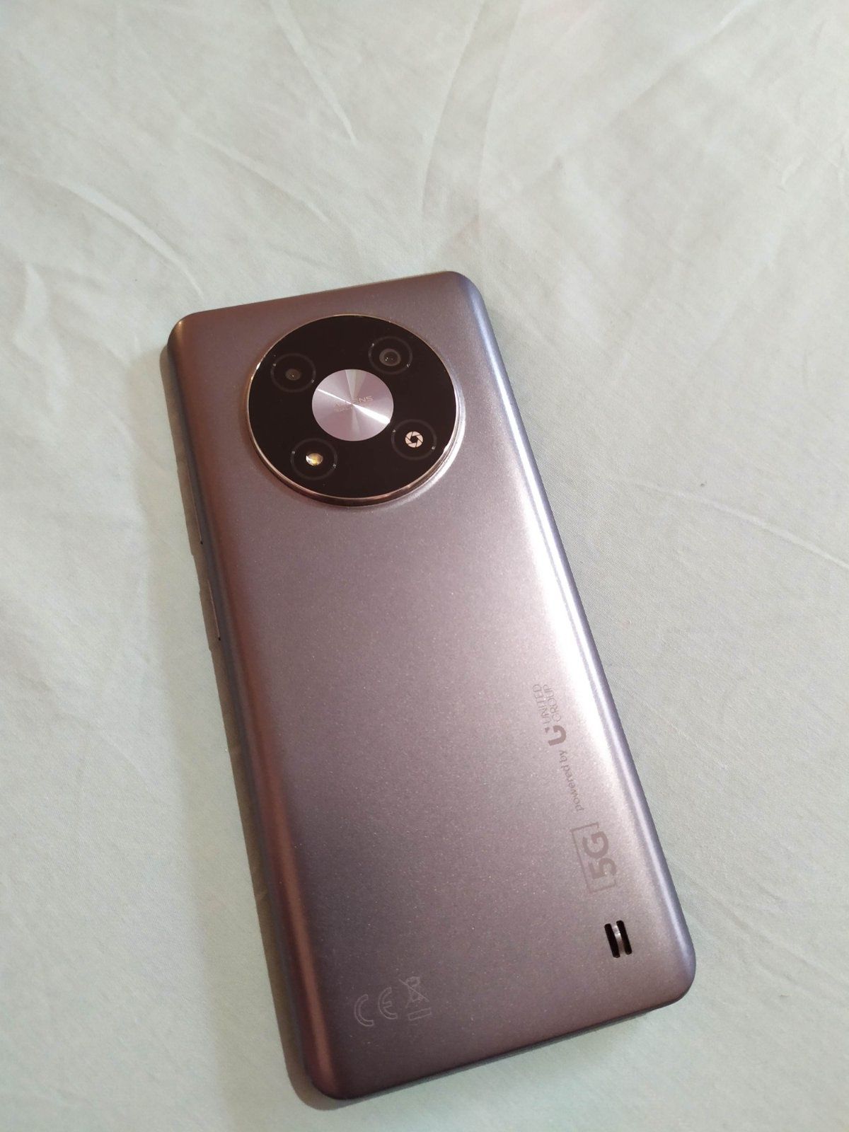 Телефон ZTE A75  100лв като нов