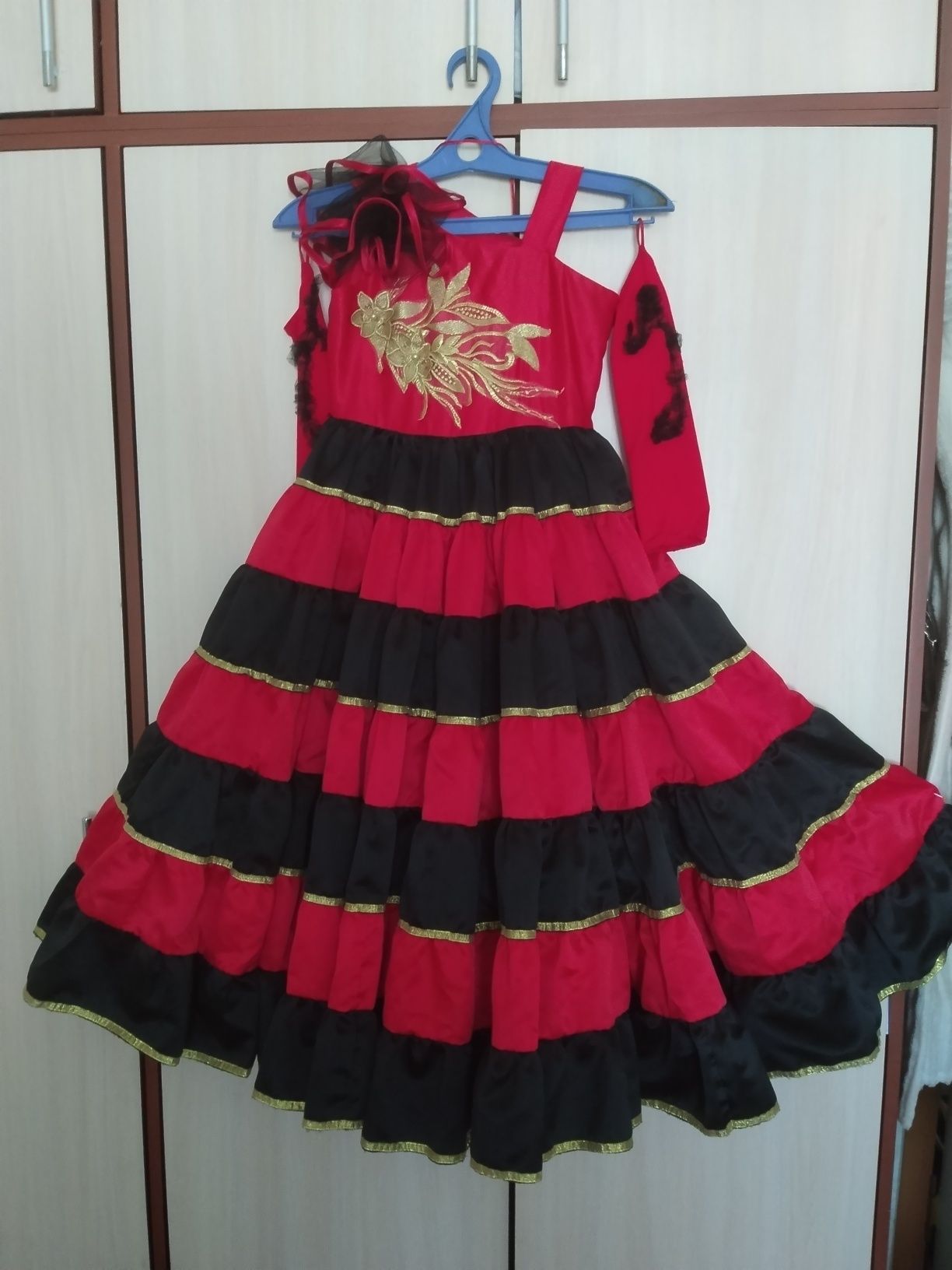 Платье для танцев,7-9 лет,  10000