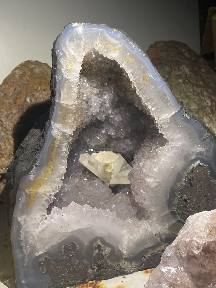 Cristale minerale flori de mina geode