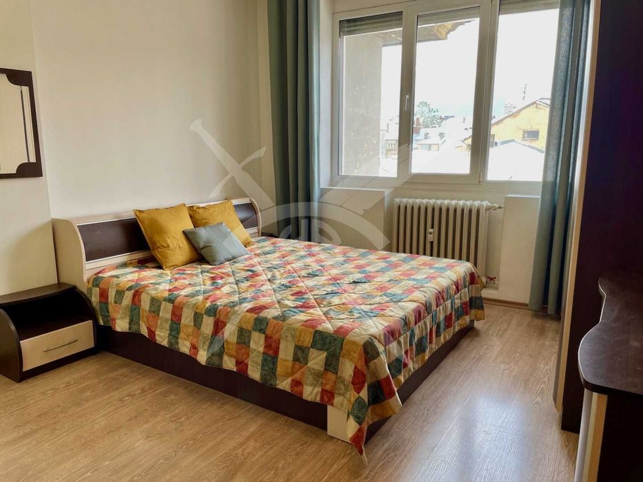 Дава се под наем Тристаен апартамент в София, Център - 77 кв.м за 747.66 € - Снимка #9