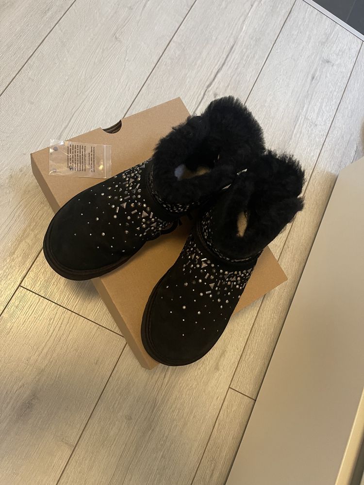 Cizme UGG negre Classic Galaxy Bling Mini