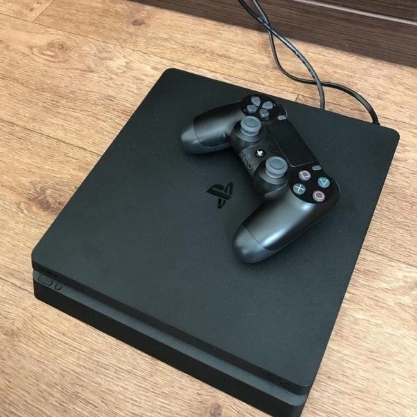 PlayStation 4 slim 500 gb