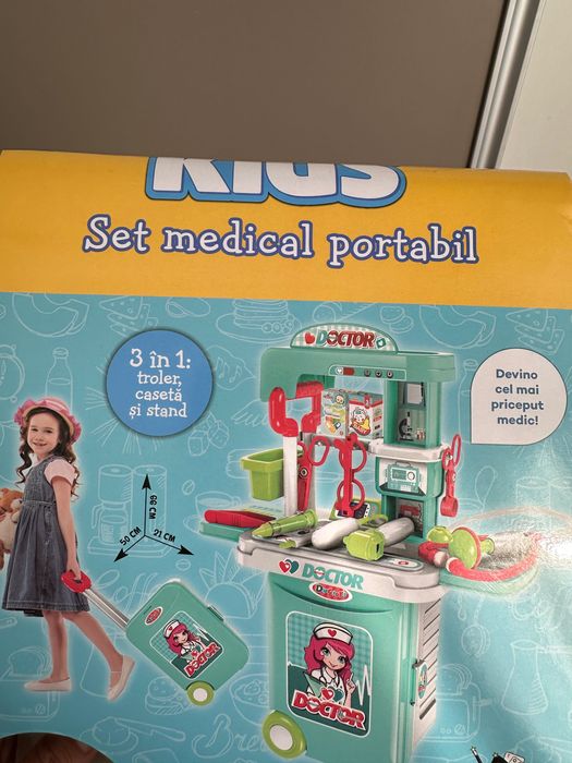 Trusă medicală tip troller jucărie