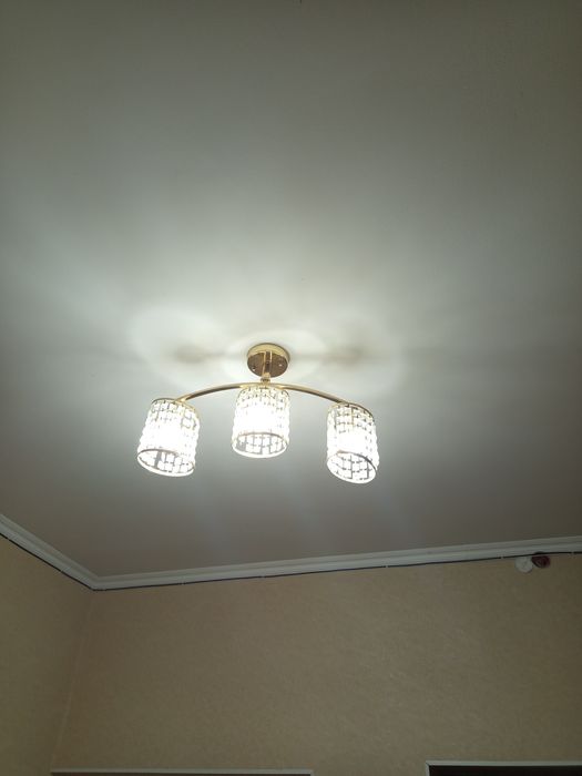 Продам люстры 2шт