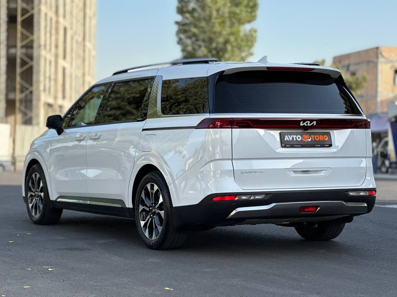 Kia Carnival в максимальной комплектации
