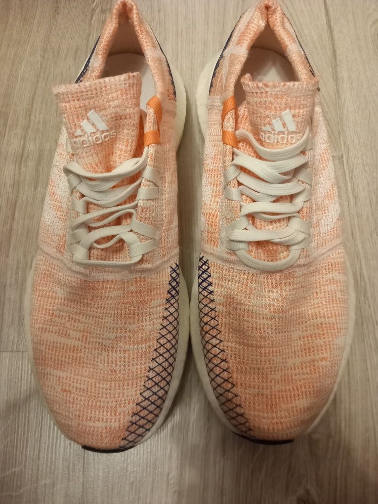 Нови маратонки Adidas номер 42