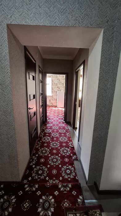 Тезда 6-Микраёнда2хона 2этаж кирпичный квартира сотилади