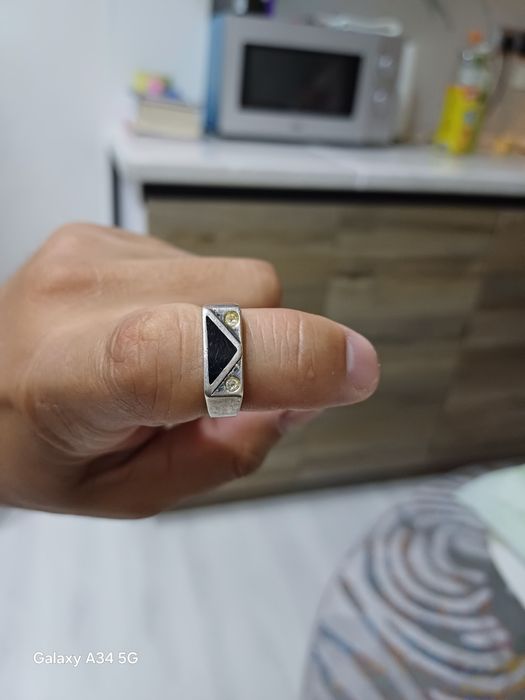 Продаётся кольцо серебро