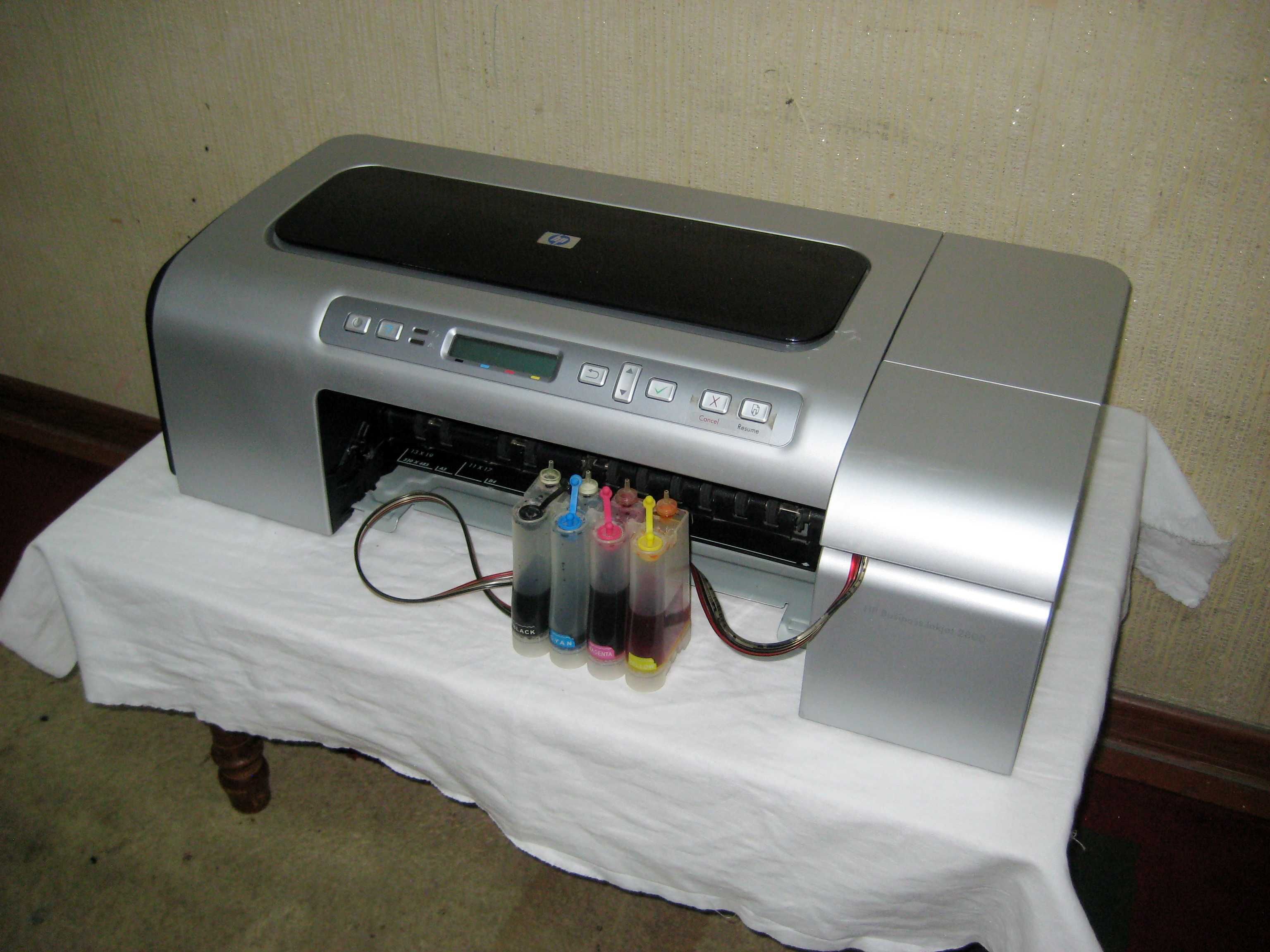 Принтер HP Business Inkjet 2800  А3 работает но не печатает не знаю!
