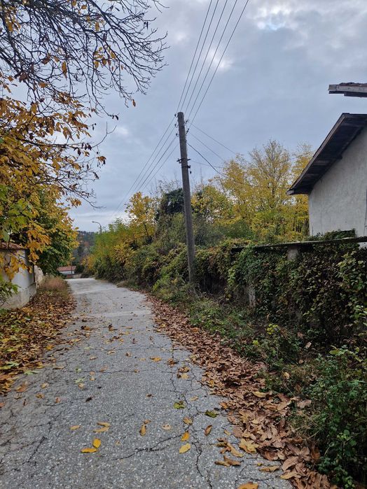 Двуетажна къща в с. Чехларе