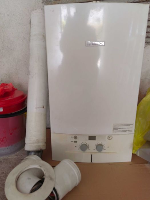 Продавам газов котел BOSCH 3000 на части