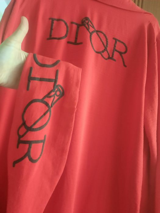 Qizil rangli Dior ko'ylagimiz