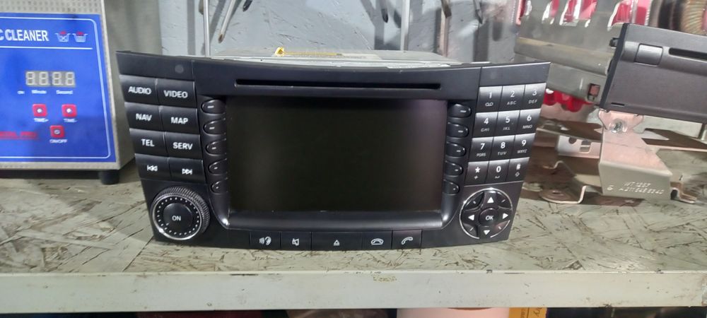 Навигация усилвател и DVD за мерцедес cls 320cdi