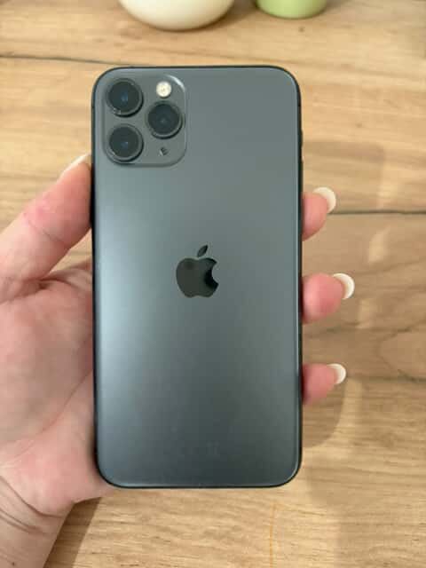 Айфон 11 pro в хорошем состоянии