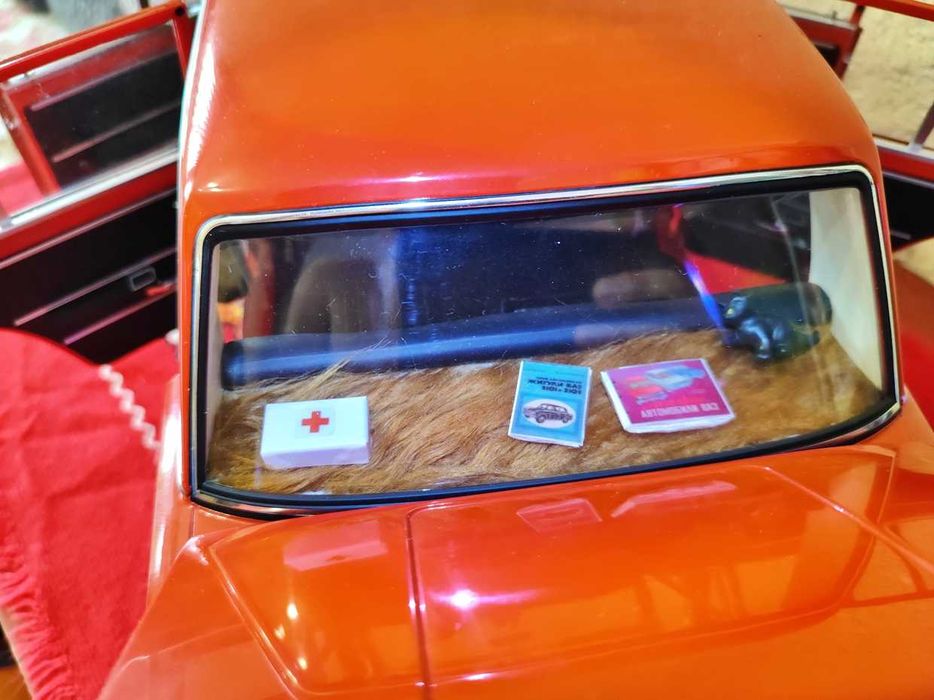 Макет на Жигули във мащаб 1/8 + аксесоари