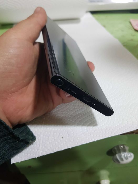 Galaxy s22 ultra 512 xotira