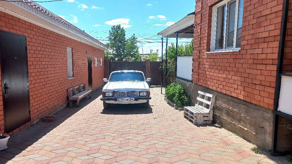 Машина газ 3102 Волга
