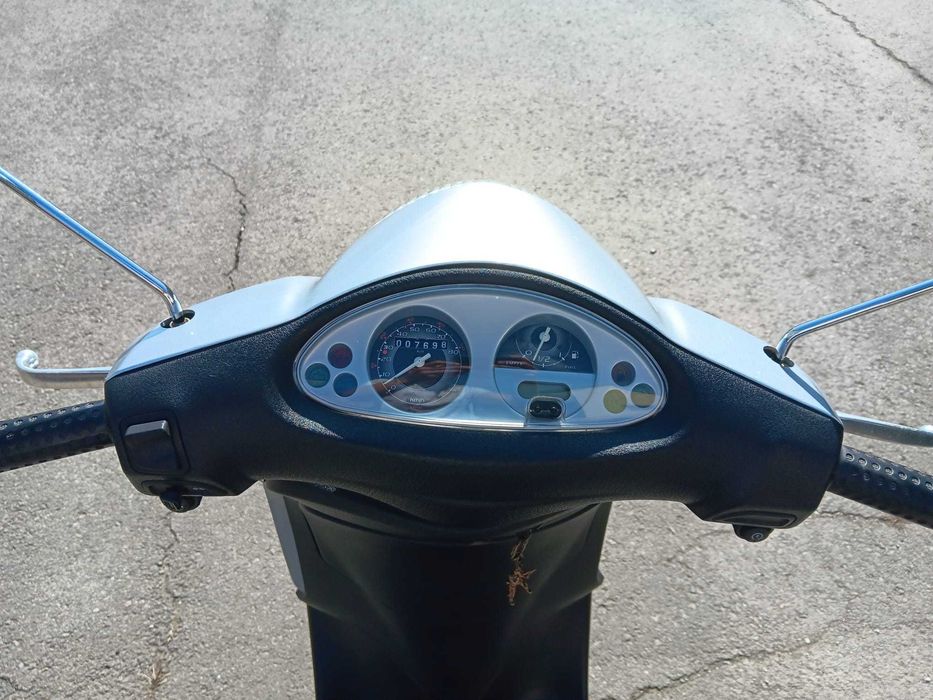 Vând scuter Piaggio Fly 2009 50cc 4T-se conduce cu permis categoria B
