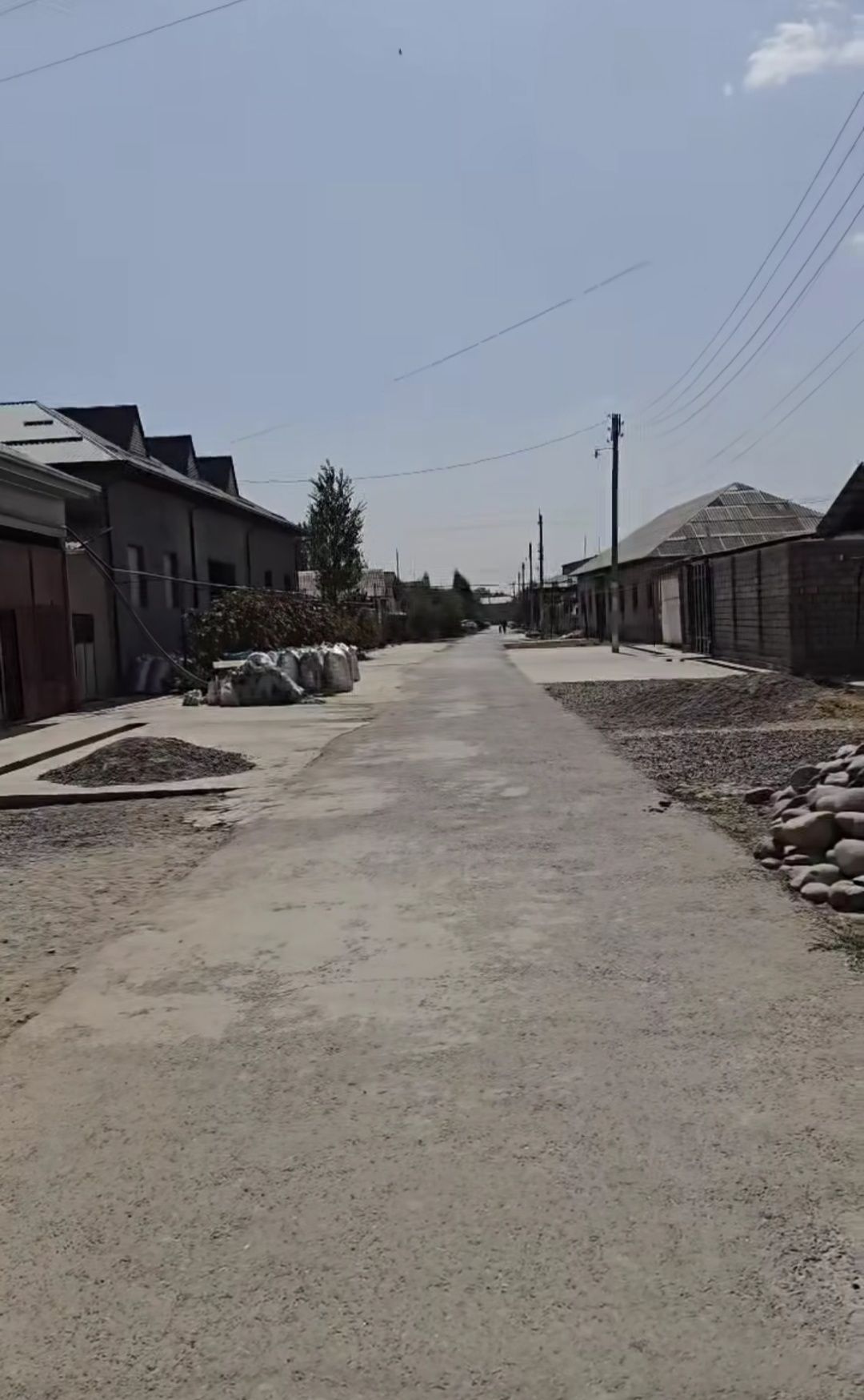 Uchastka yer sotiladi