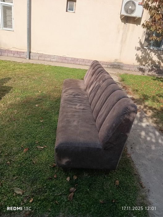 Диваны и мрамор стол