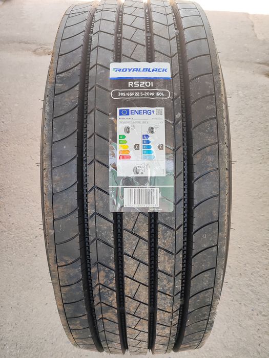 ROYAL BLACK 385/65r22.5