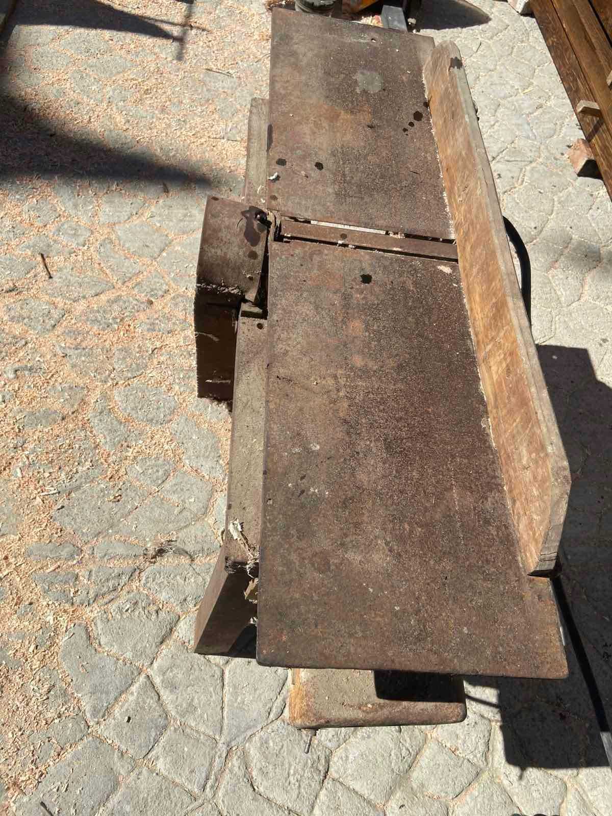 продавам абрихт  правен
