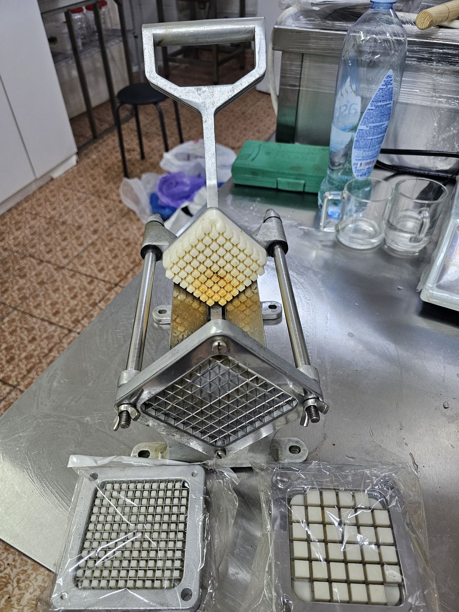 Продам  овощарезку состояние отличное