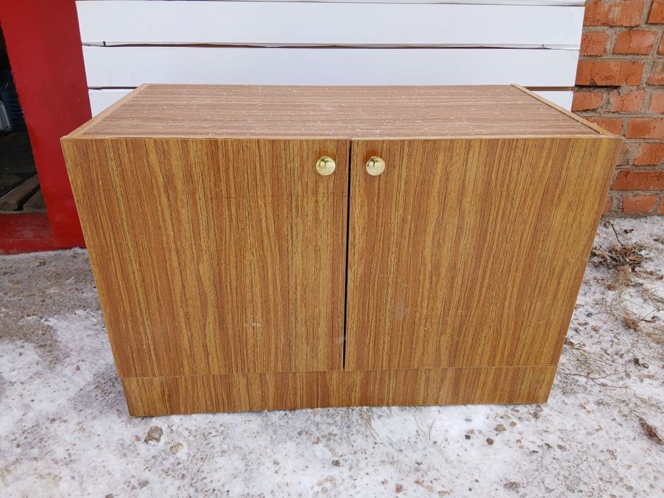 Б/у тумбочка в хорошем состоянии