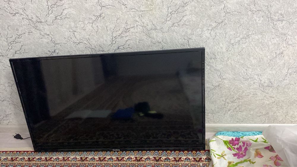 телевизор Elenberg