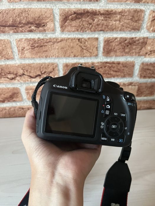 Aparat foto Canon EOS 1100D