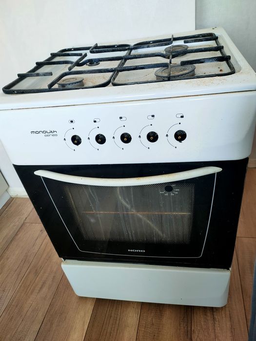 Газовая плита отдам бесплатно