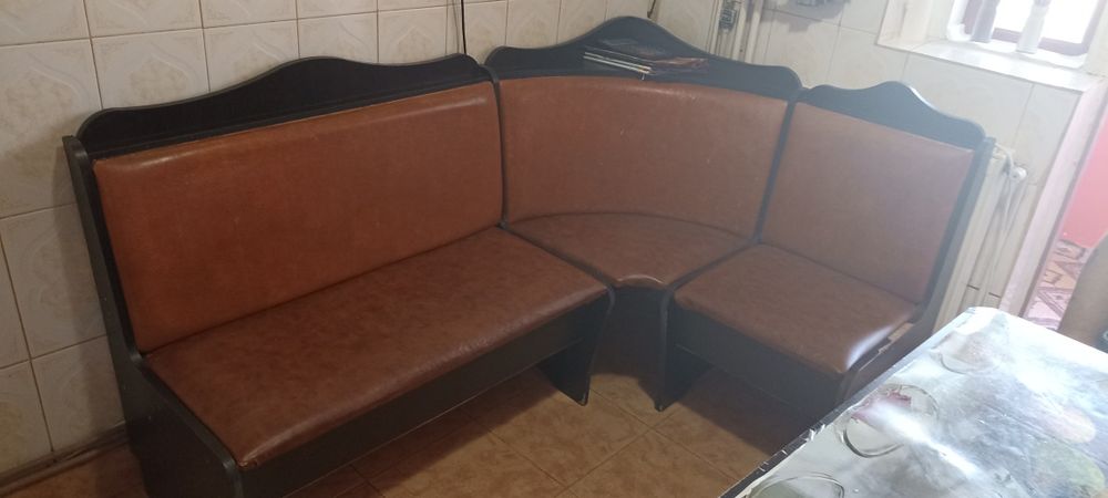 Vând colțar de bucătărie