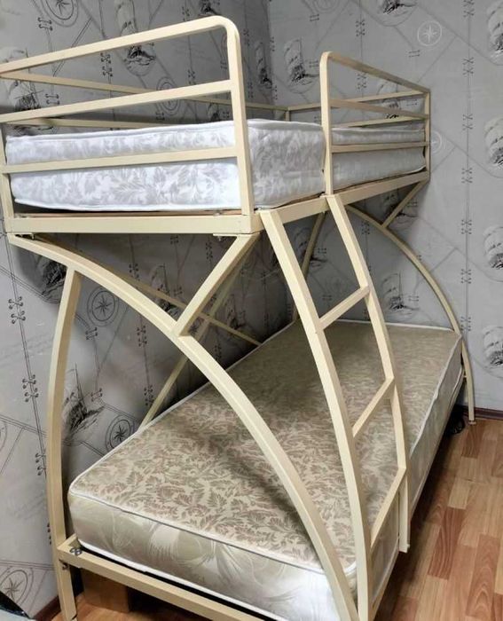 Продается кровать двухъярусная