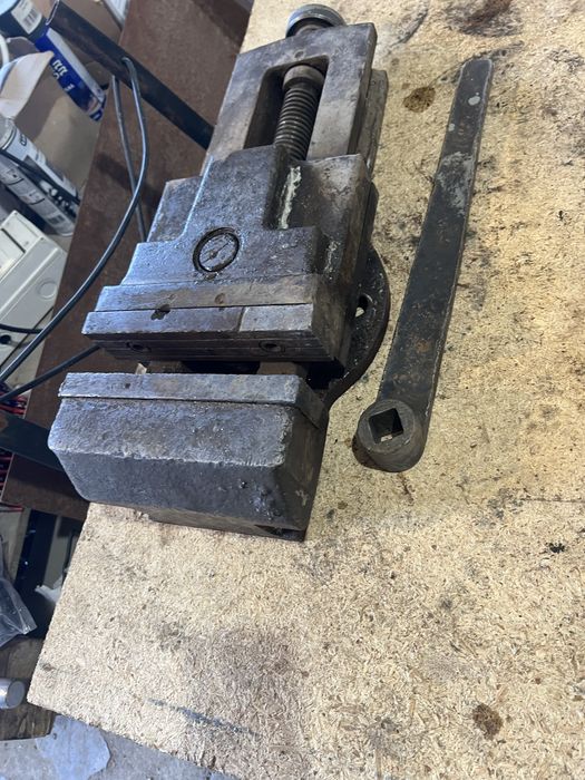 Menghina industriala ptr masini de rectificat, gaurit, banc etc