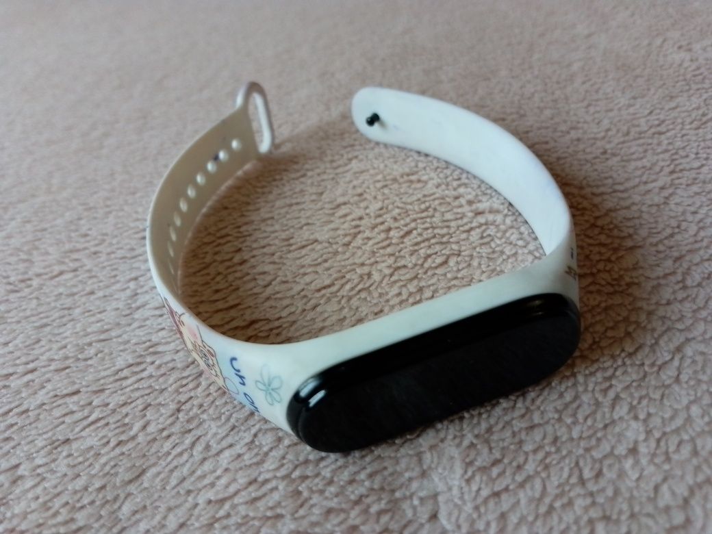 Часы Xiaomi mi band