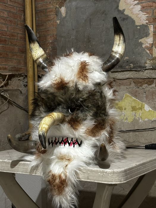 Кукерска маска (удобна)