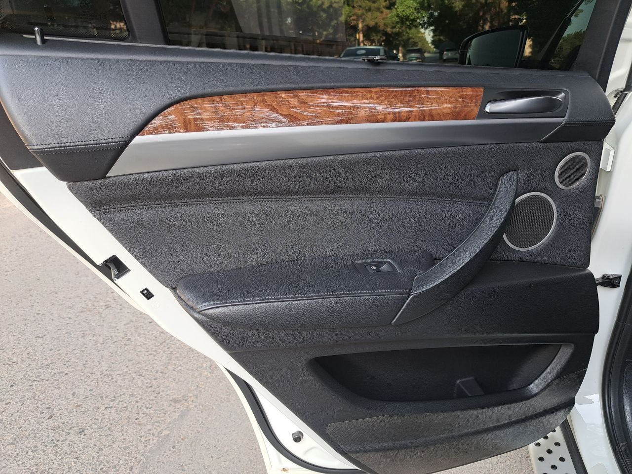 BMW X6 сотилади.