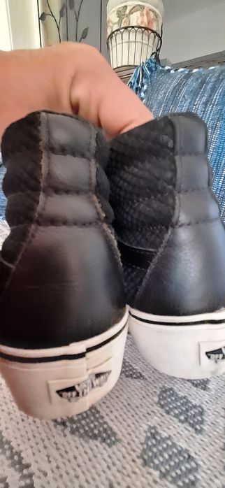 Bascheti Vans dama,piele,nr 38,5 45 lei