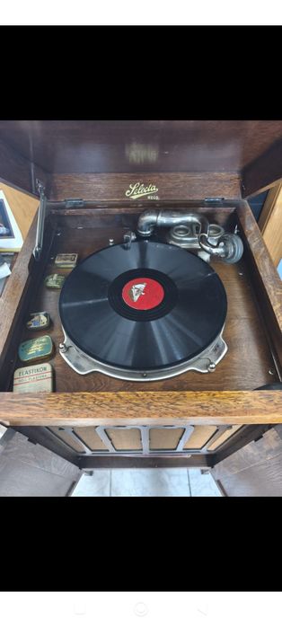 Gramofon firma Selecta vintage