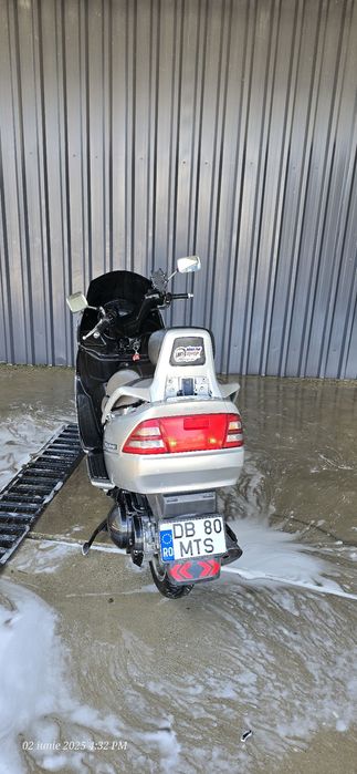 Suzuki Burgman AN 400
